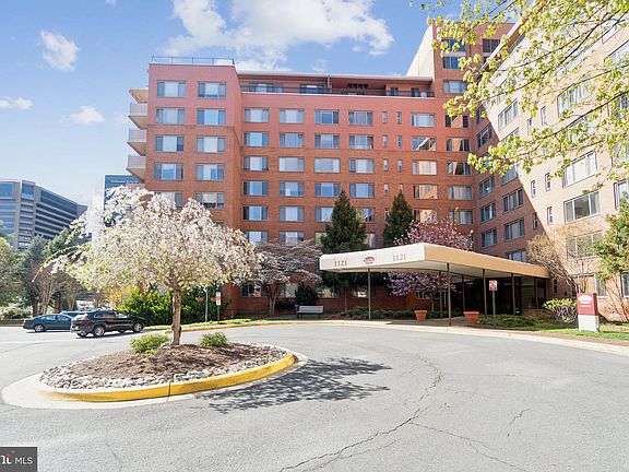 2nd image of 1121 Arlington Blvd APT 120