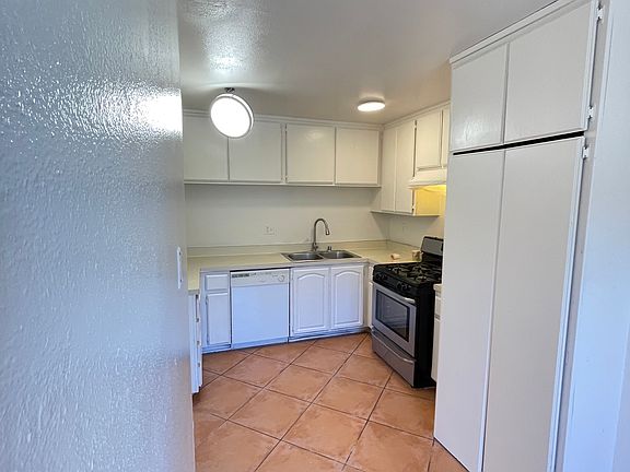 4th image of 16489 Joy St