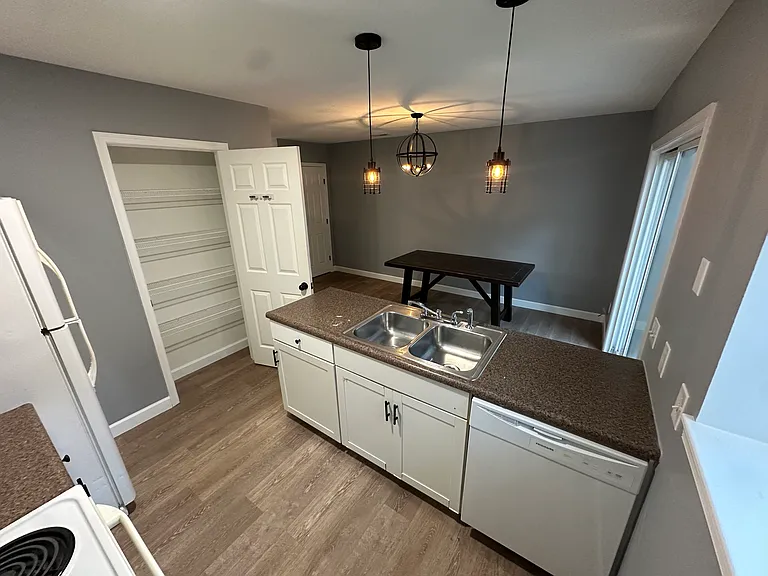 2356 Avalon Woods Dr — Photo 9