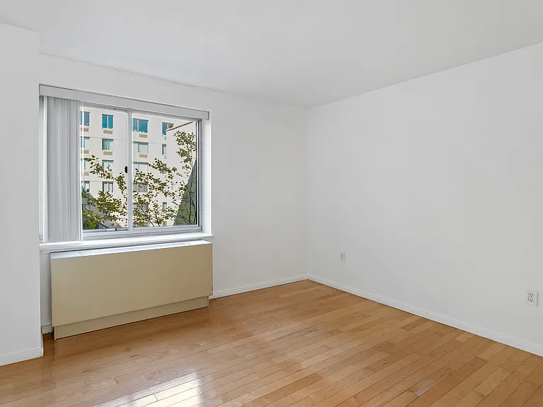 68 Bradhurst Ave #4E — Photo 8