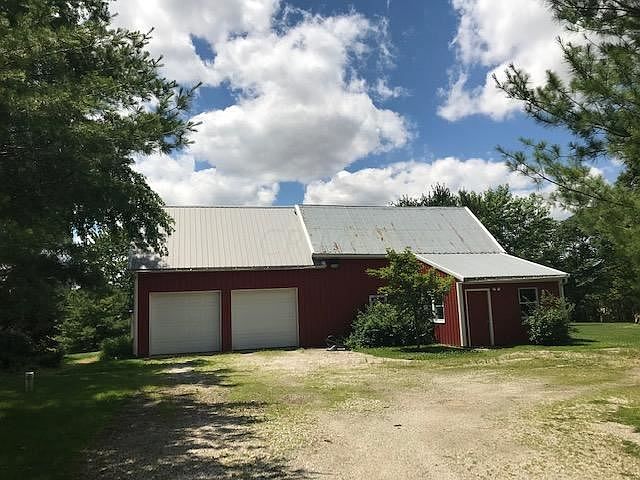 2nd image of 9999 Jerome Rd