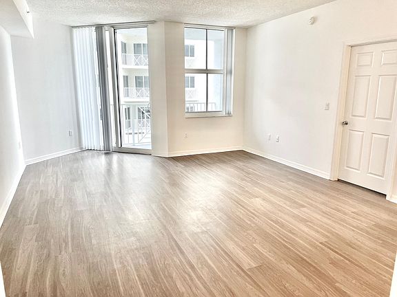 5th image of 255 Evernia St #70
