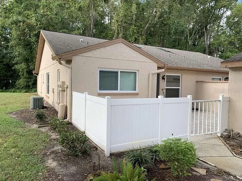 2 bed, 2.0 bath, 1189 sqft, $1,800 — Photo 1