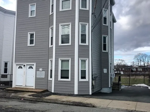 158 Park St APT 1, Beverly, MA 01915