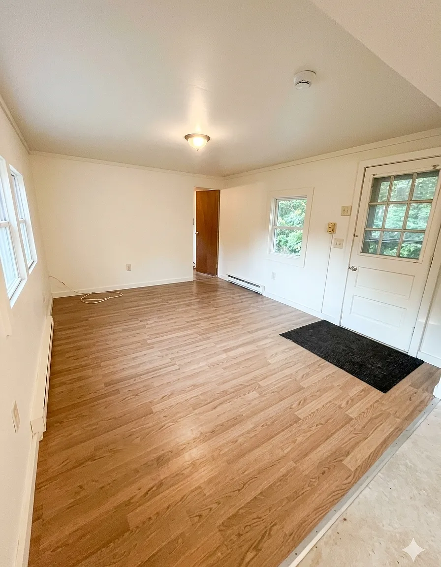 1 bed, 700 sqft, $1,200 — Photo 3