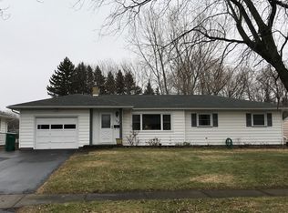 142 Shadowbrook Dr, Rochester, NY 14616