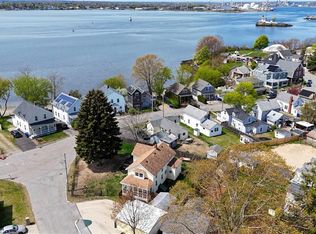 40 Jackson Ave E, Riverside, RI 02915