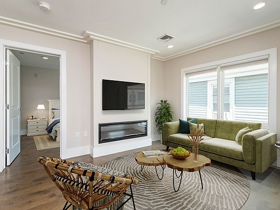 3rd image of 214 Market St #201