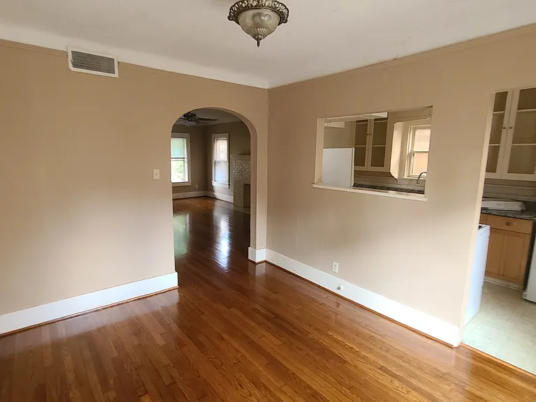 1610 Castle Ct — Photo 5
