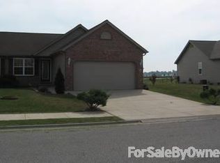 75B Auburn Ct, Highland, IL 62249