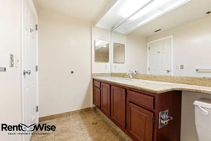555 Laurel Ave #303 — Photo 50
