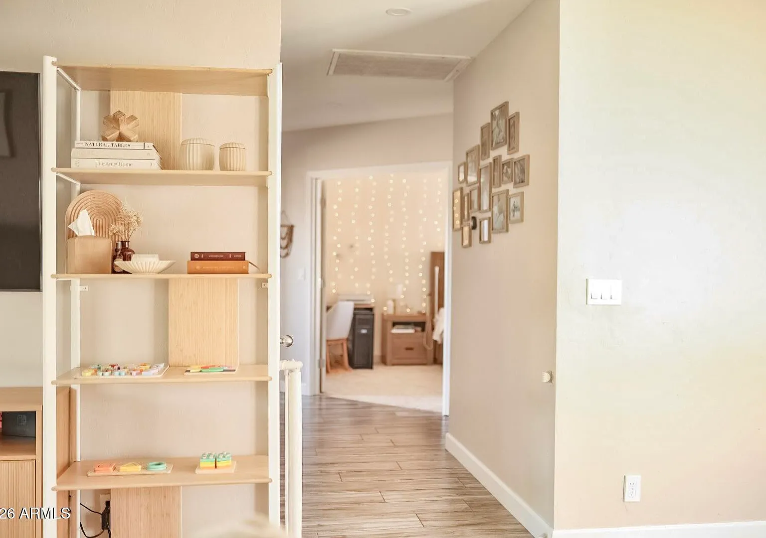 3 bed, 2.0 bath, 1380 sqft, $2,400 — Photo 2
