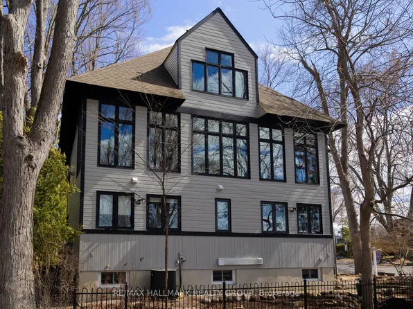 53 Scrivens St, Ottawa, ON K2B 8M6