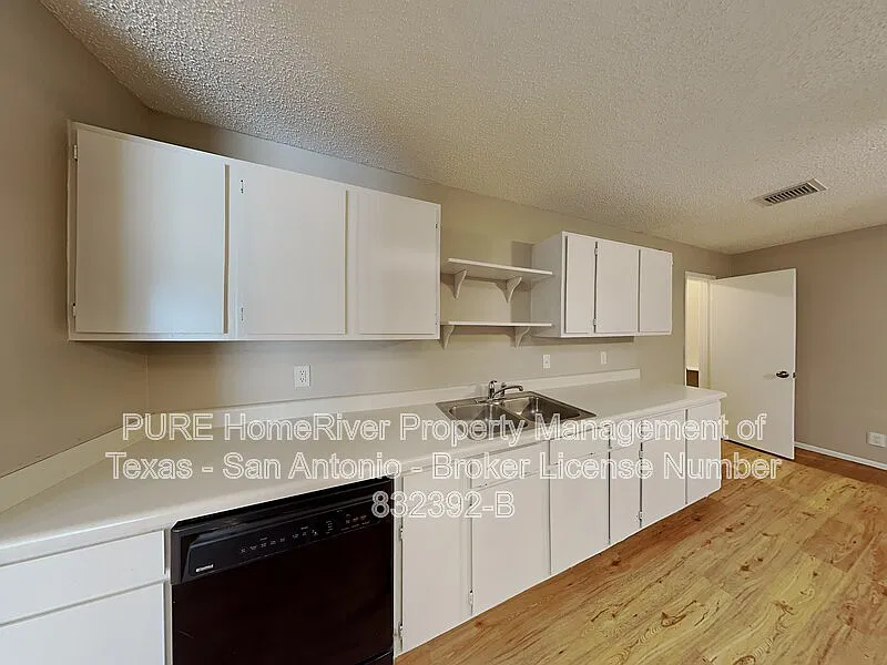3 bed, 2.0 bath, 1993 sqft, $1,845 — Photo 4
