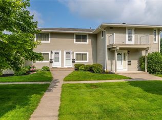 407 Eastbrooke Ln, Rochester, NY 14618