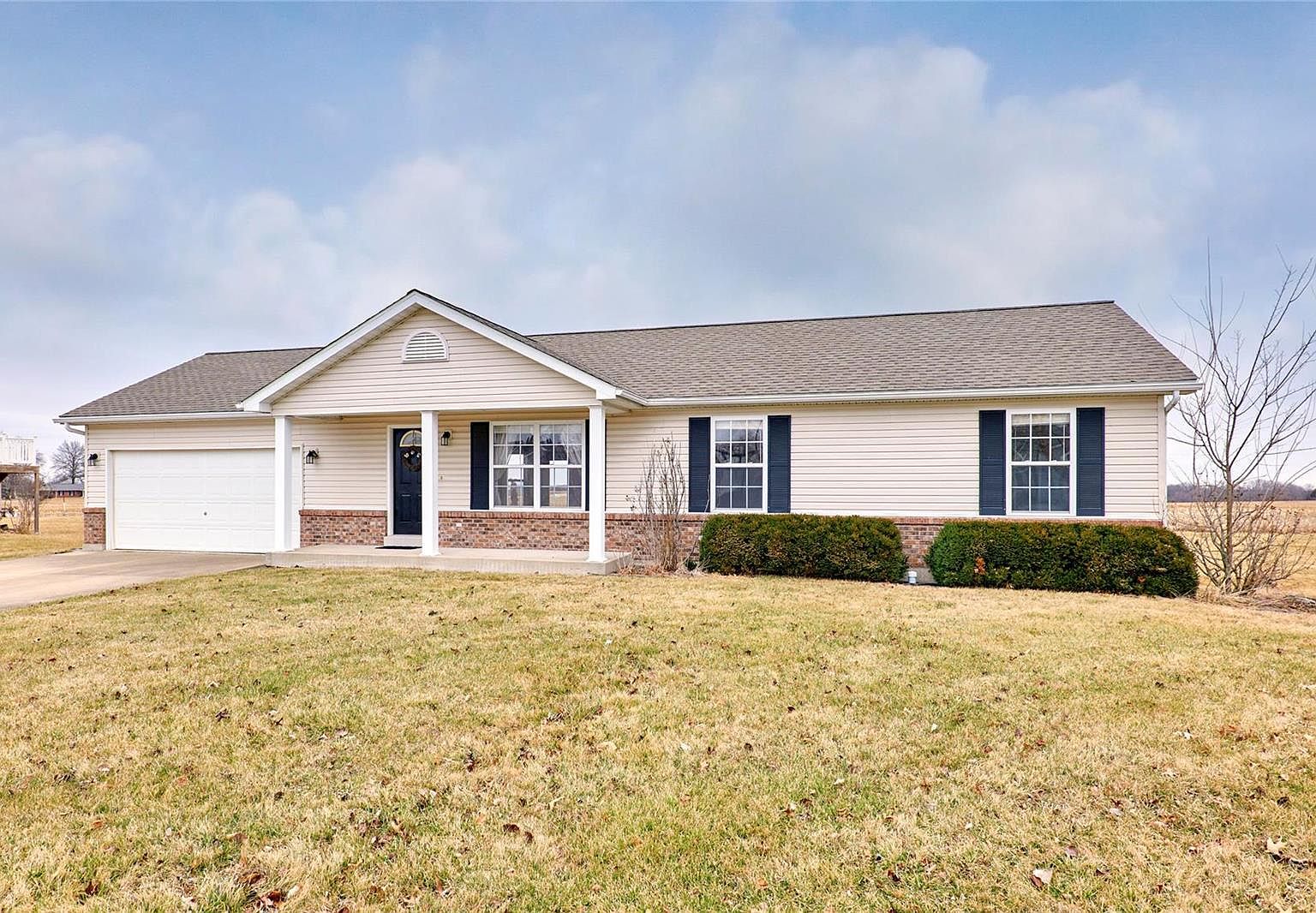 320 Derek Dr, Hawk Point, MO 63349 Zillow