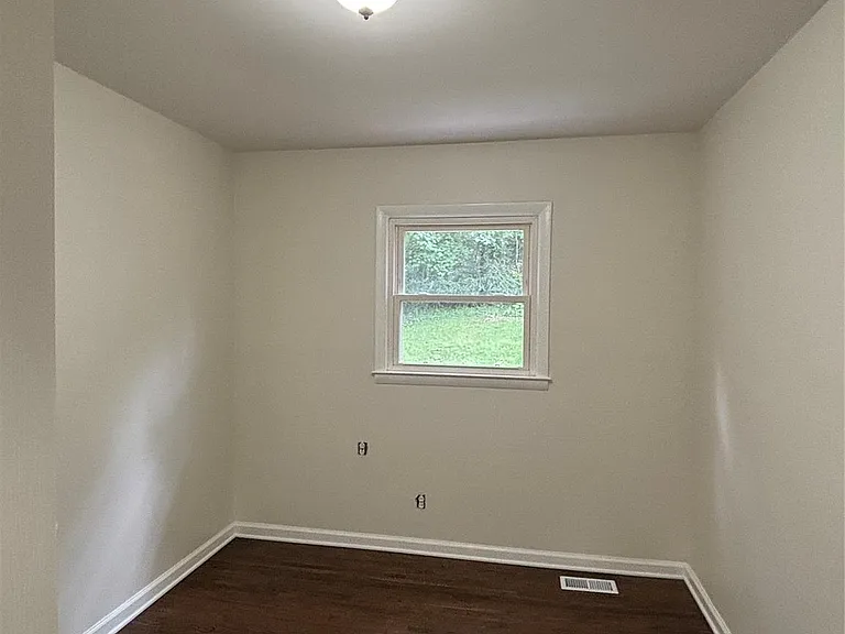 2627 Dora Dr — Photo 33