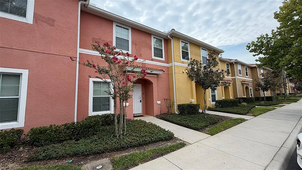 2 bed, 2.5 bath, 1161 sqft, $2,050 — Photo 1