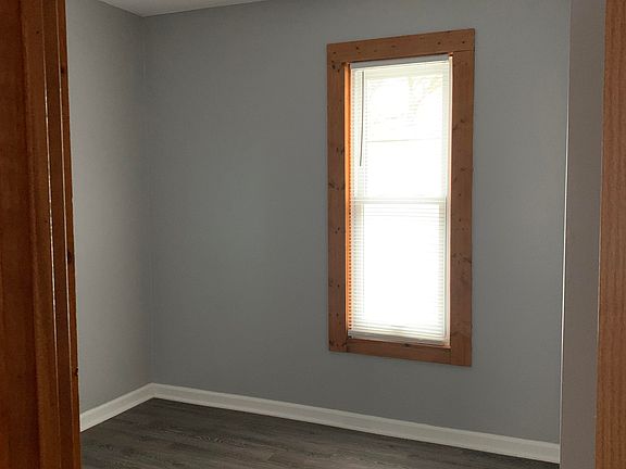 5th image of 1312 W Barnes Ave