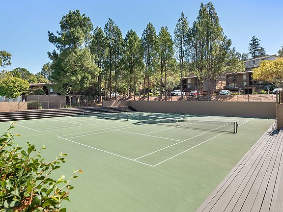 5th image of 954 Lea Dr #1