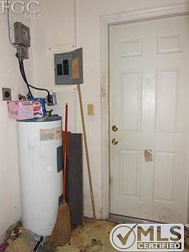 4th image of 954 Narcissus St