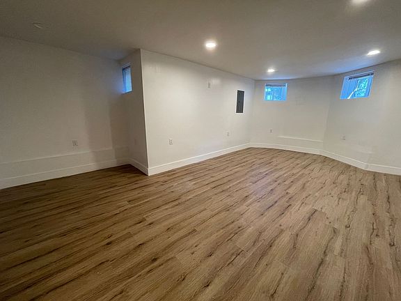 4th image of 96 Carson Ave #1