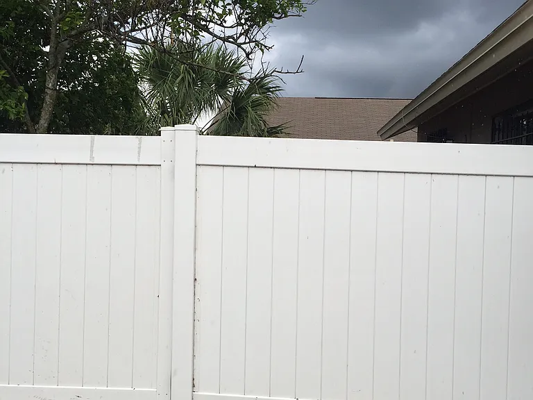 Fence back