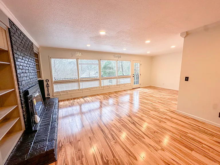 323 Forrest Glen Rd — Photo 8