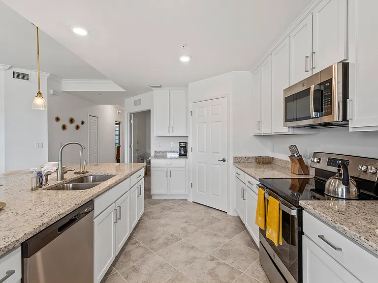 43051 Greenway Blvd #816 — Photo 7