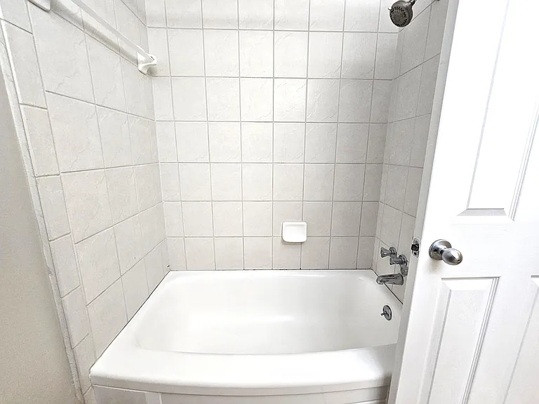 739 W Maple Rd — Photo 15