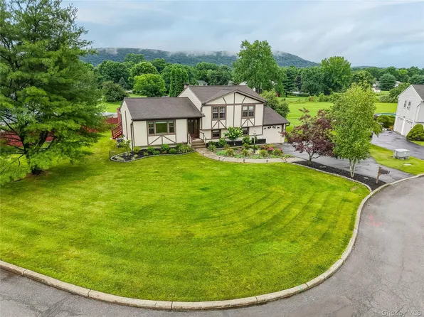 23 Buckingham Place, Washingtonville, NY 10992