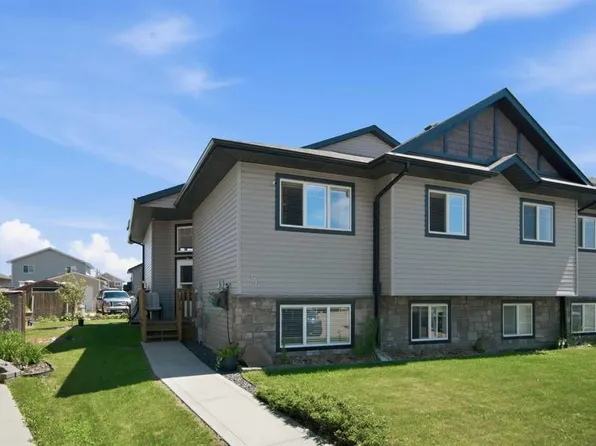 56 W Heron Ct, Penhold, AB T0M 1R0