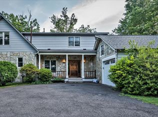 4704 Ravensworth Rd, Annandale, VA 22003