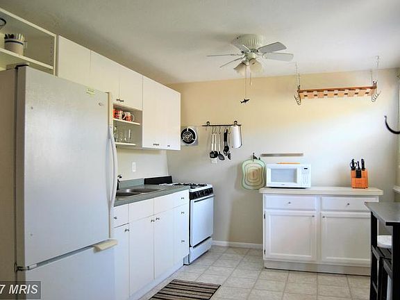 5th image of 220 Apple Orchard Dr