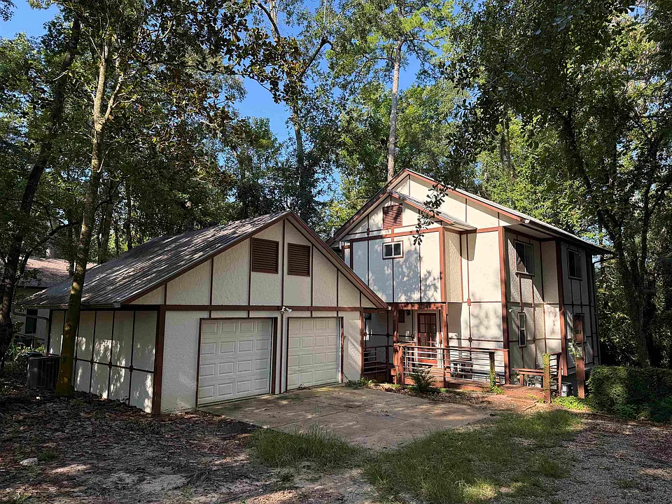1828 S Magnolia Dr