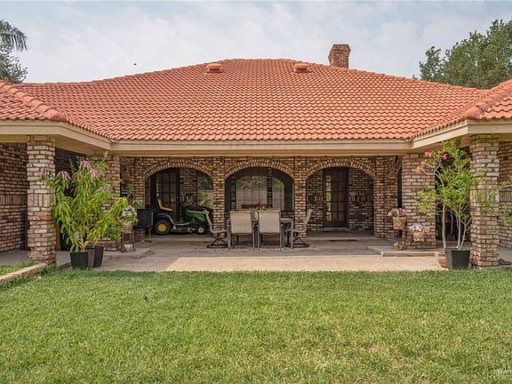 3rd image of 3211 N Shary Rd