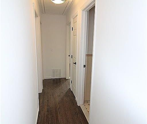 2nd image of 200 Benton Ave