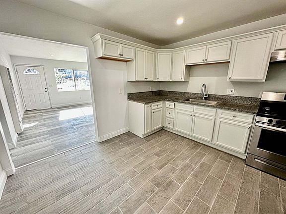 3rd image of 23 Laurel Ave