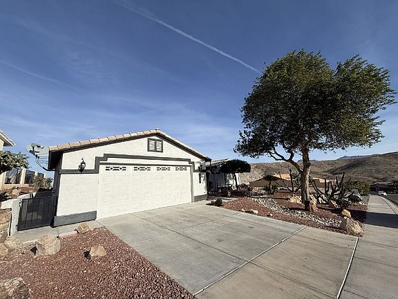 2nd image of 2917 Desert Vista Dr