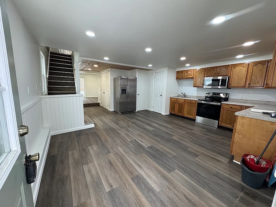 1st image of 181 Eaton St