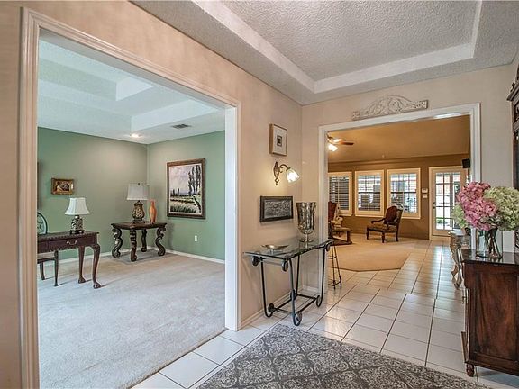4th image of 1405 Riverview Dr