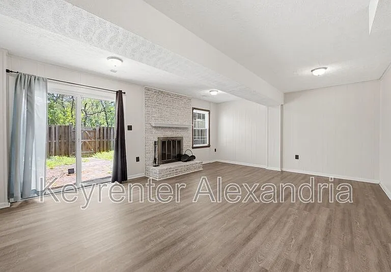 8239 Doctor Craik Ct — Photo 29