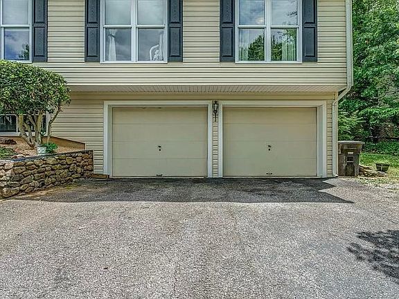 3rd image of 2744 Mallard Dr