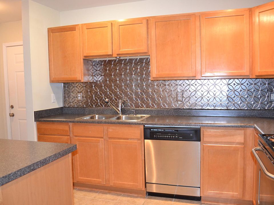 2nd image of 923-103 Windcastle Ln