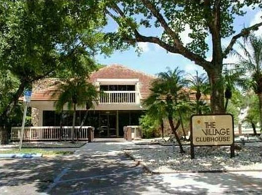 CLUB HOUSE
