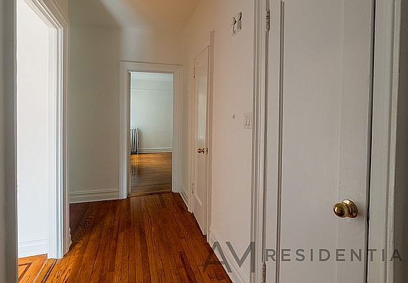 2nd image of 537 Ovington Ave APT B14