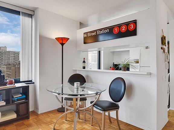 3rd image of 215 W 95th St APT 15B