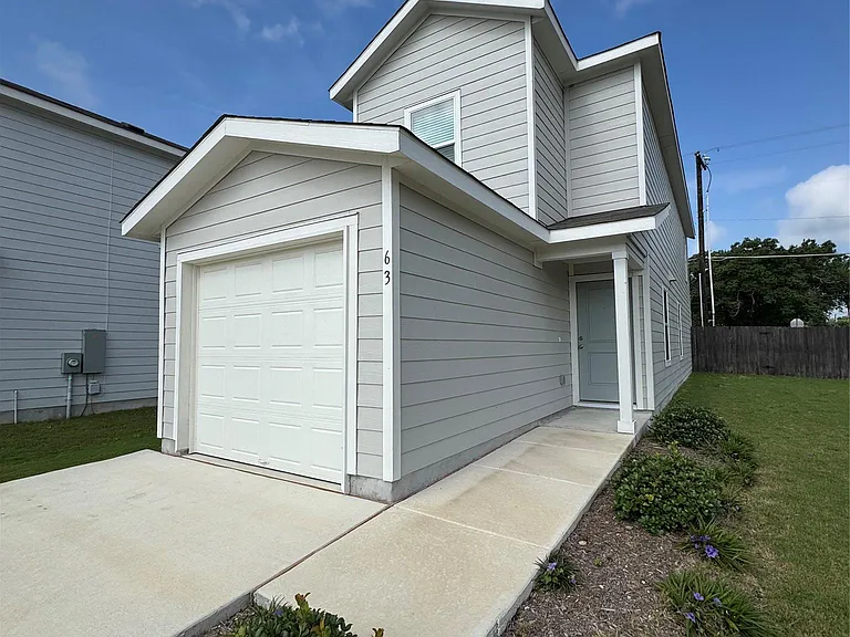 63 Trinity Cir — Photo 1