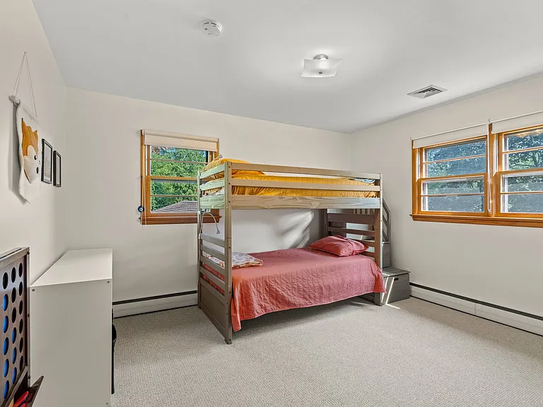 23 Jonathan Way — Photo 19