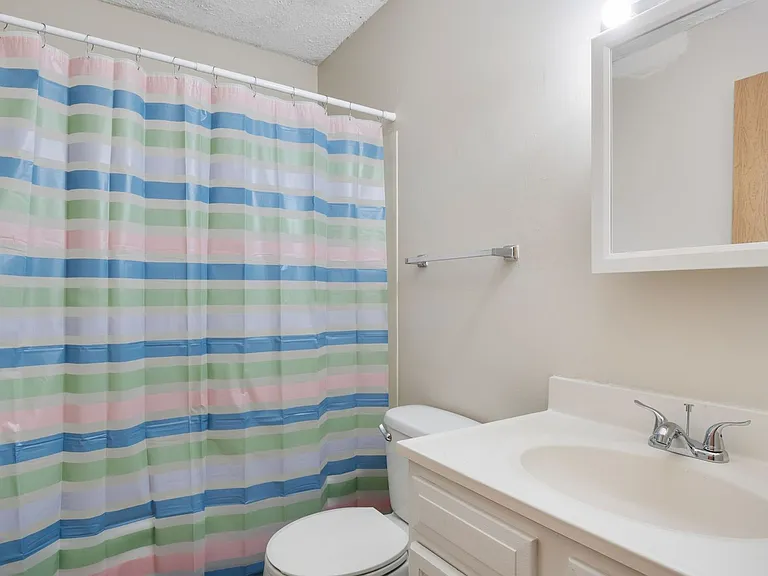347 N Charles St — Photo 15